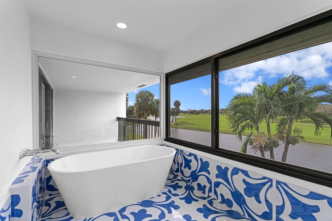 For Sale: $989,000 (3 beds, 3 baths, 2519 Square Feet)