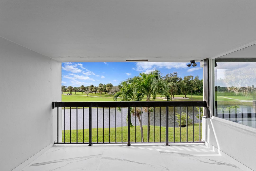 For Sale: $989,000 (3 beds, 3 baths, 2519 Square Feet)