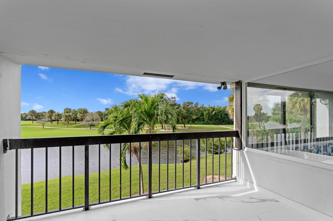 For Sale: $989,000 (3 beds, 3 baths, 2519 Square Feet)