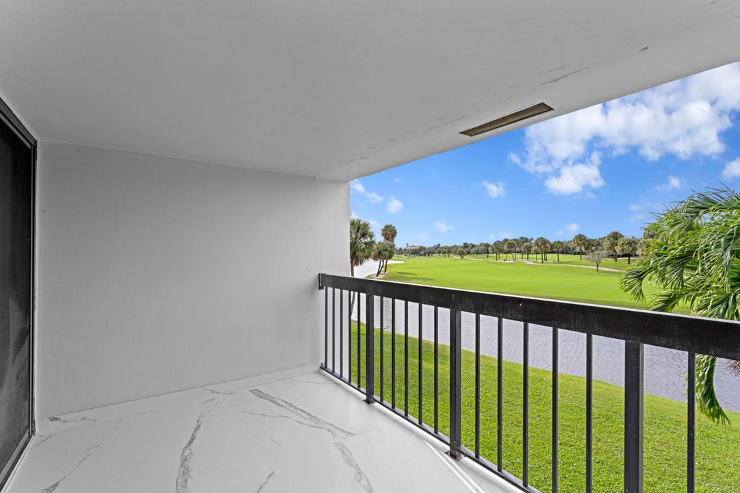 For Sale: $989,000 (3 beds, 3 baths, 2519 Square Feet)