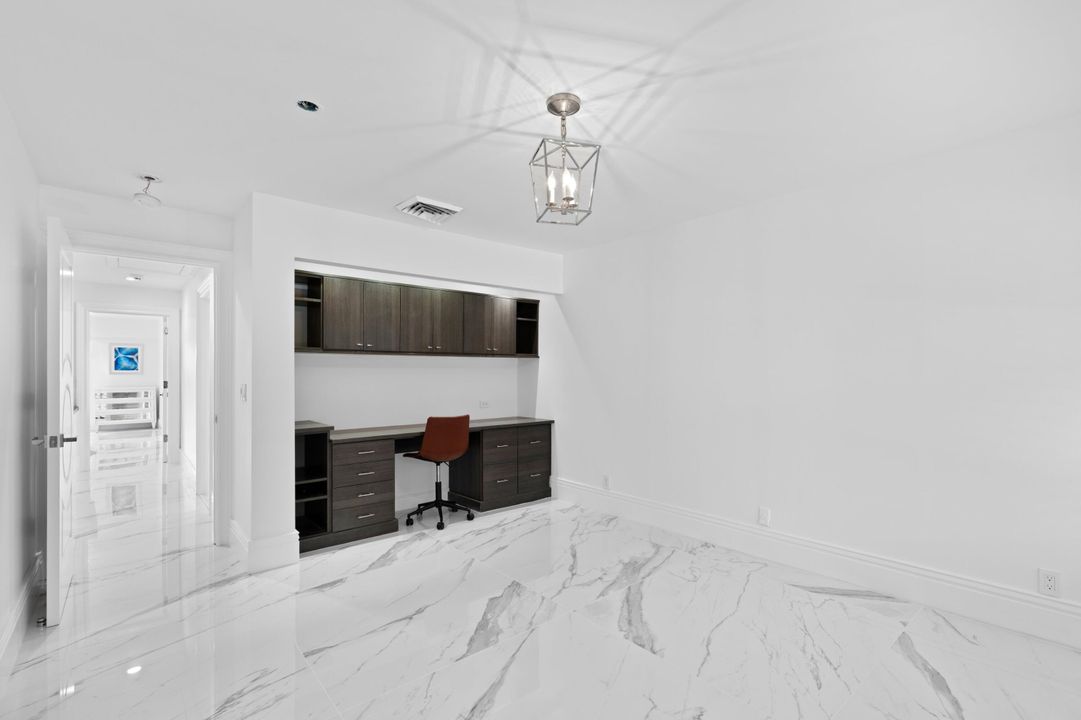 For Sale: $989,000 (3 beds, 3 baths, 2519 Square Feet)