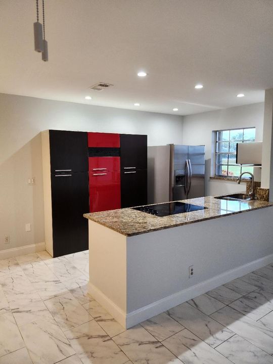 For Rent: $1,750 (1 beds, 2 baths, 1068 Square Feet)