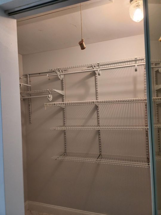 For Rent: $1,750 (1 beds, 2 baths, 1068 Square Feet)