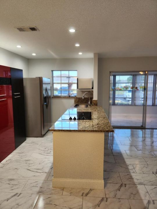 For Rent: $1,750 (1 beds, 2 baths, 1068 Square Feet)