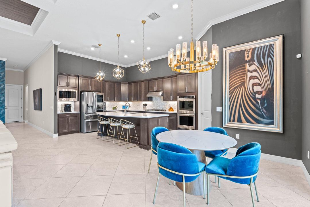 For Sale: $950,000 (3 beds, 3 baths, 2851 Square Feet)