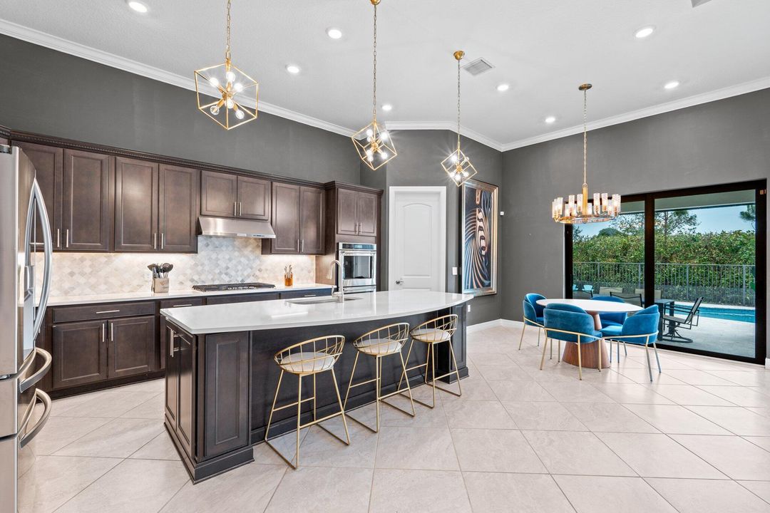 For Sale: $950,000 (3 beds, 3 baths, 2851 Square Feet)