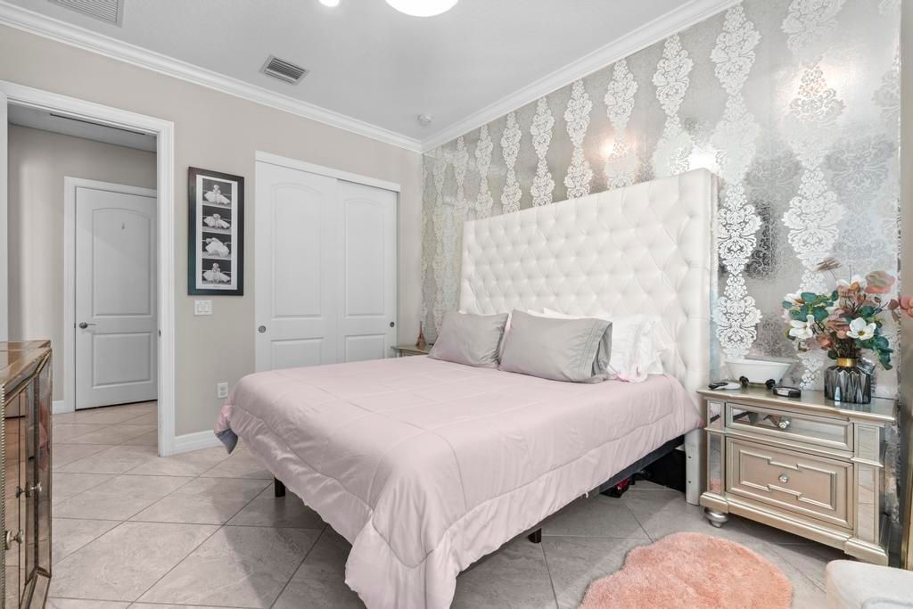 For Sale: $950,000 (3 beds, 3 baths, 2851 Square Feet)