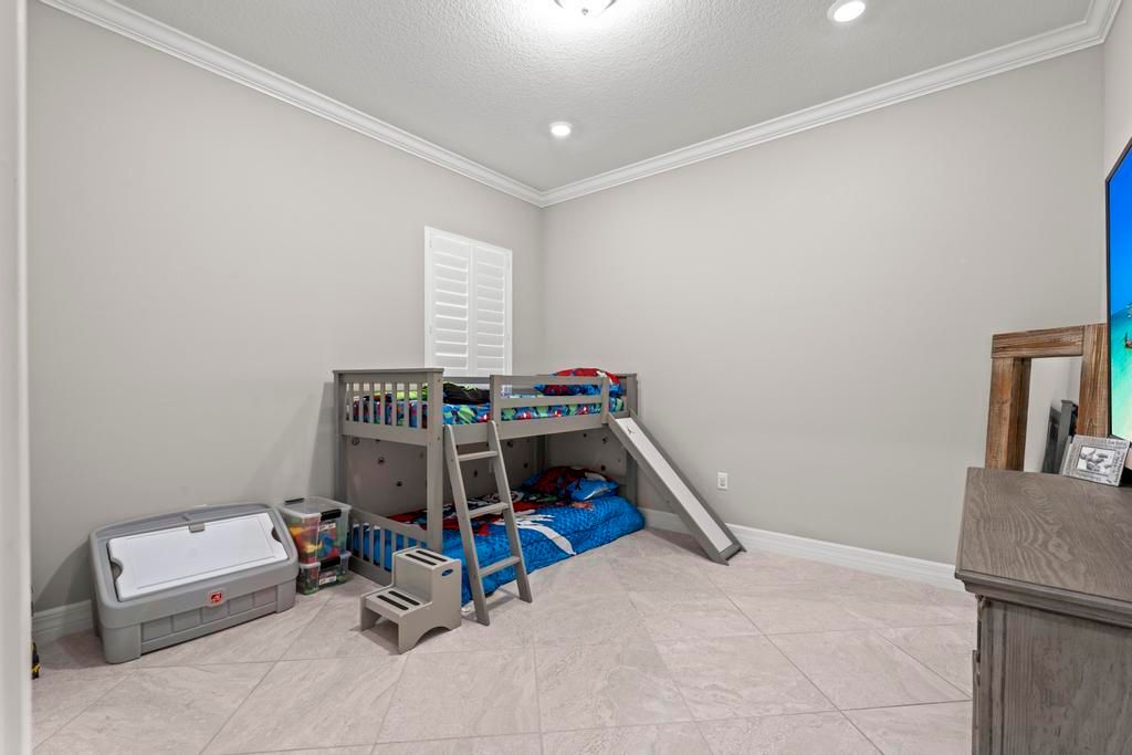 For Sale: $950,000 (3 beds, 3 baths, 2851 Square Feet)