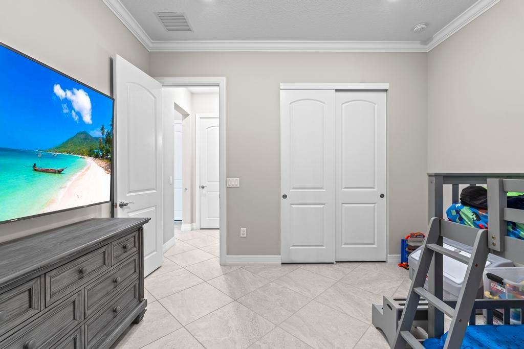 For Sale: $950,000 (3 beds, 3 baths, 2851 Square Feet)