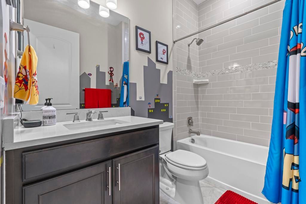 For Sale: $950,000 (3 beds, 3 baths, 2851 Square Feet)