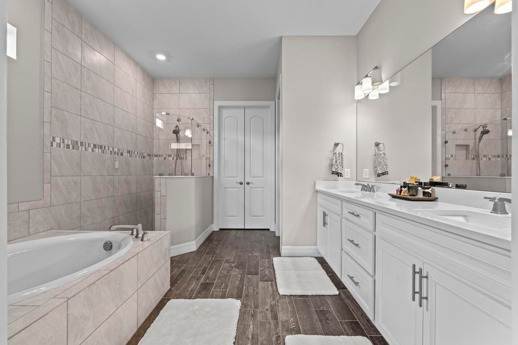 For Sale: $950,000 (3 beds, 3 baths, 2851 Square Feet)