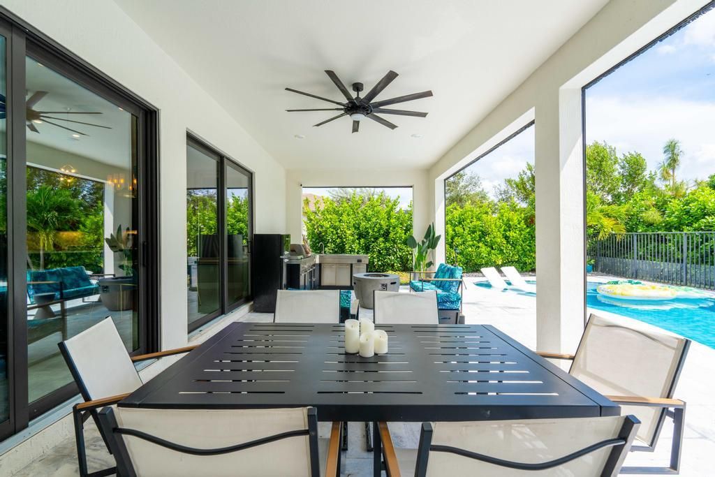 For Sale: $950,000 (3 beds, 3 baths, 2851 Square Feet)