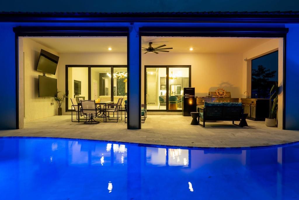 For Sale: $950,000 (3 beds, 3 baths, 2851 Square Feet)