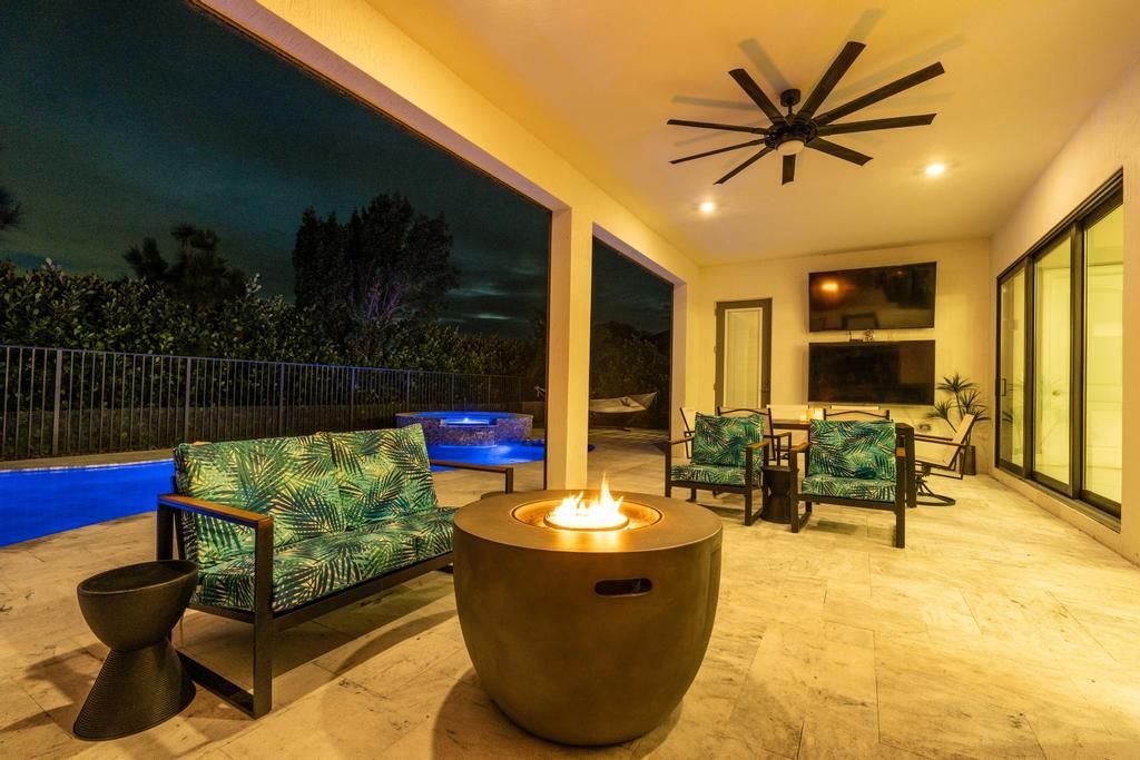 For Sale: $950,000 (3 beds, 3 baths, 2851 Square Feet)