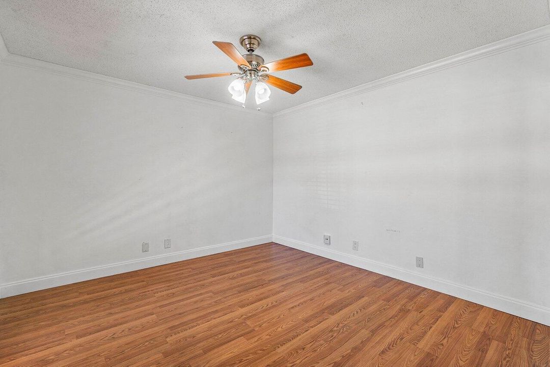 For Rent: $2,300 (2 beds, 2 baths, 1328 Square Feet)