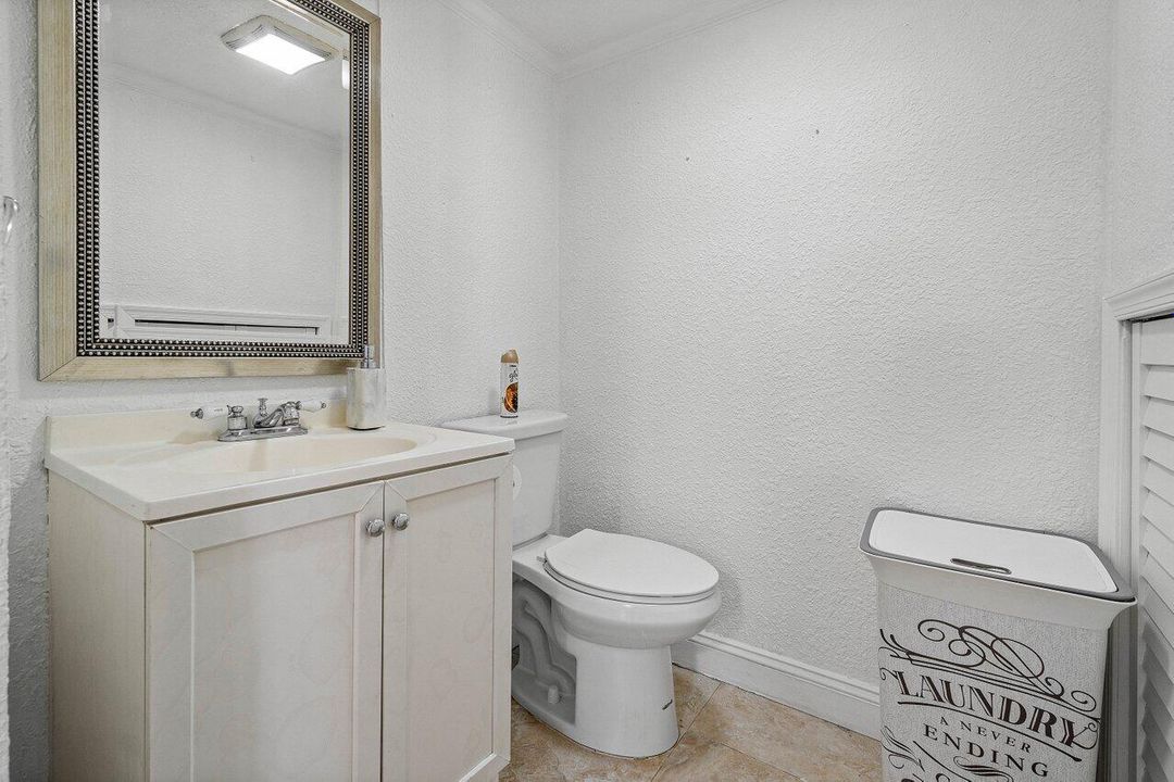 For Rent: $2,300 (2 beds, 2 baths, 1328 Square Feet)