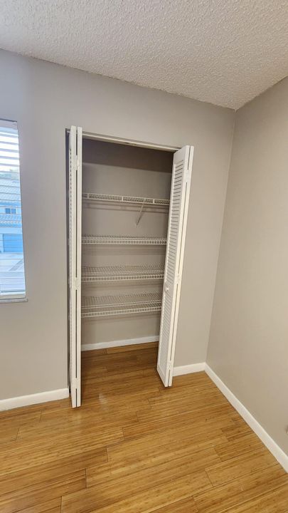 合同活跃: $2,600 (3 贝兹, 2 浴室, 1458 平方英尺)