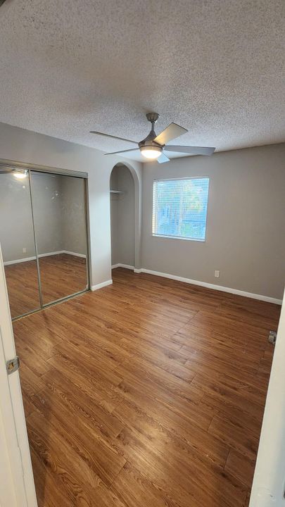 合同活跃: $2,600 (3 贝兹, 2 浴室, 1458 平方英尺)