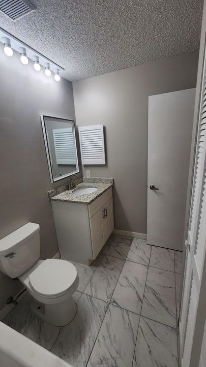 合同活跃: $2,600 (3 贝兹, 2 浴室, 1458 平方英尺)