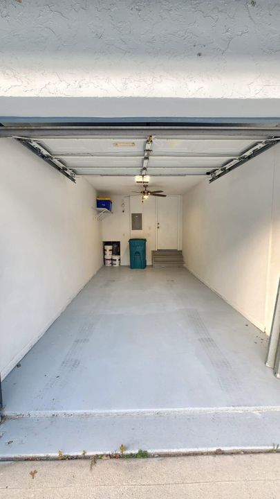 合同活跃: $2,600 (3 贝兹, 2 浴室, 1458 平方英尺)