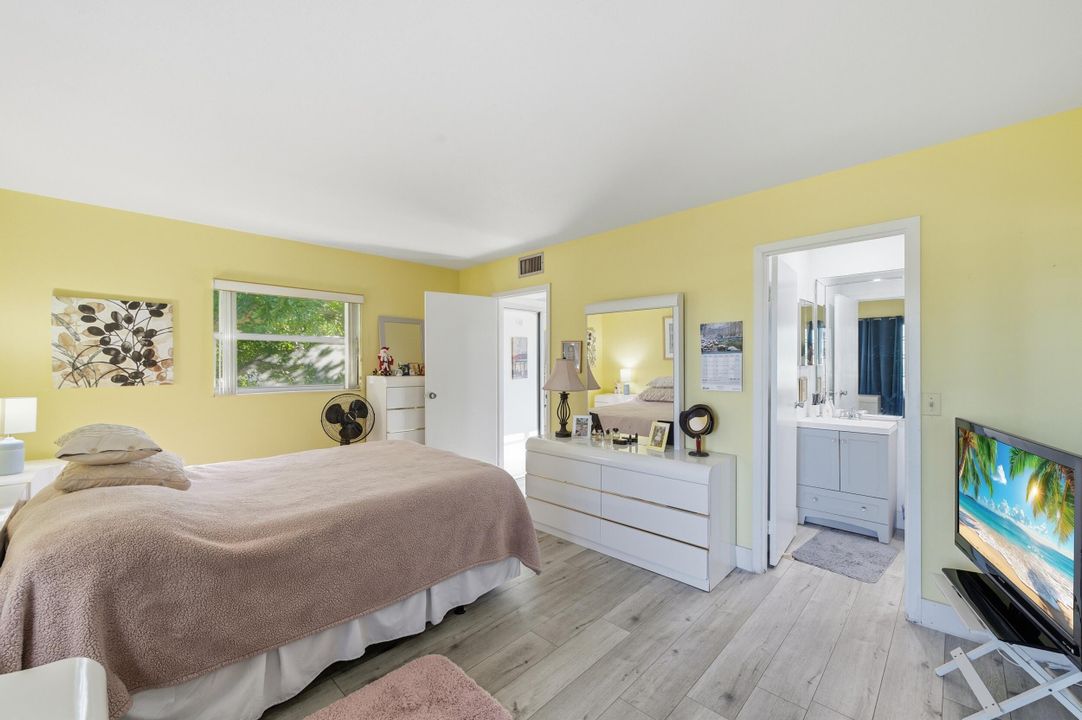 For Sale: $89,000 (1 beds, 1 baths, 720 Square Feet)