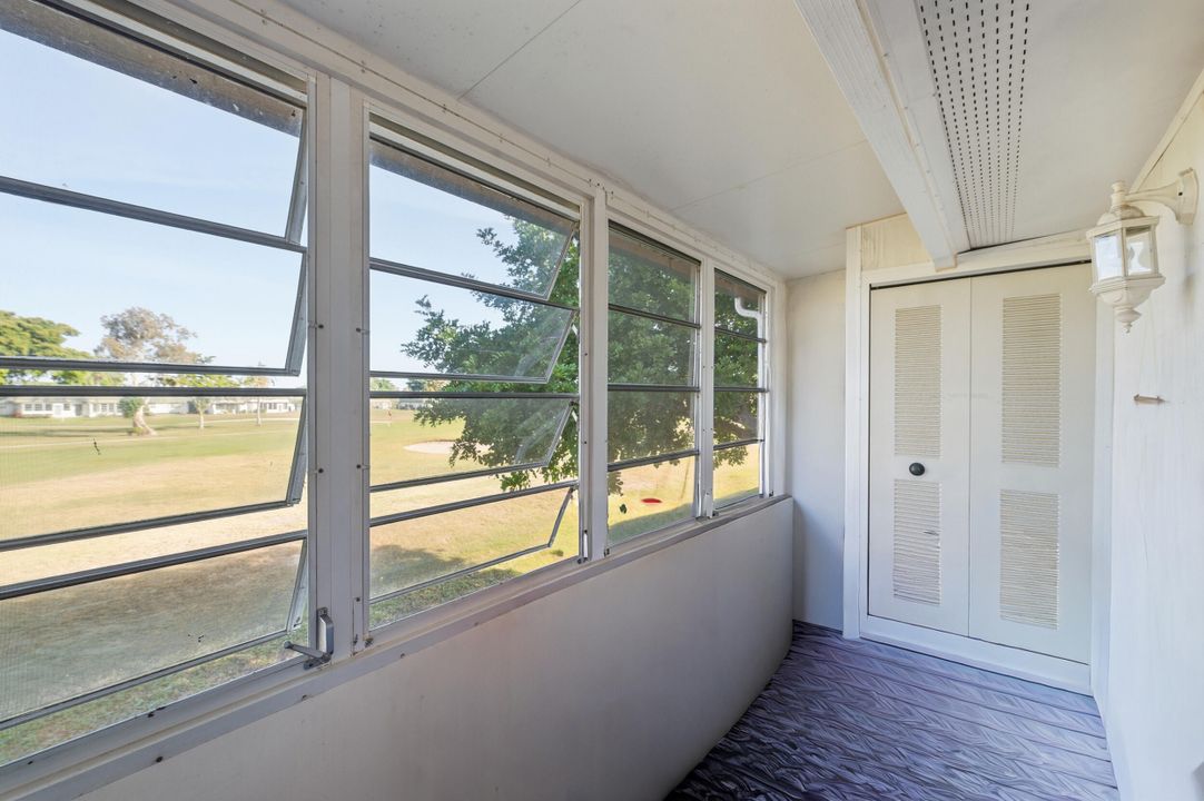 For Sale: $89,000 (1 beds, 1 baths, 720 Square Feet)