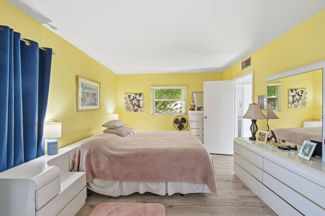 For Sale: $89,000 (1 beds, 1 baths, 720 Square Feet)