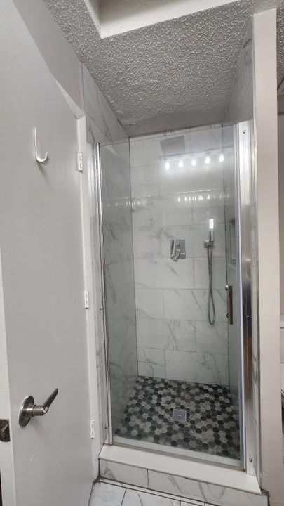 合同活跃: $2,600 (3 贝兹, 2 浴室, 1458 平方英尺)