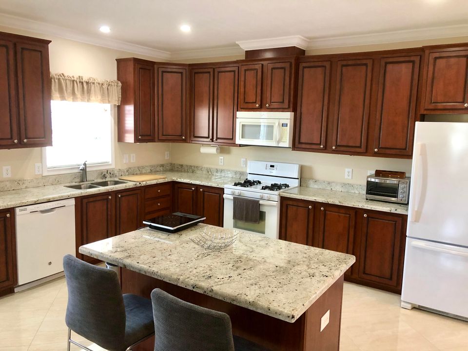 На продажу: $395,000 (2 спален, 2 ванн, 1536 Квадратных фут)