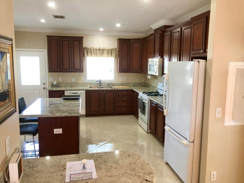 На продажу: $395,000 (2 спален, 2 ванн, 1536 Квадратных фут)