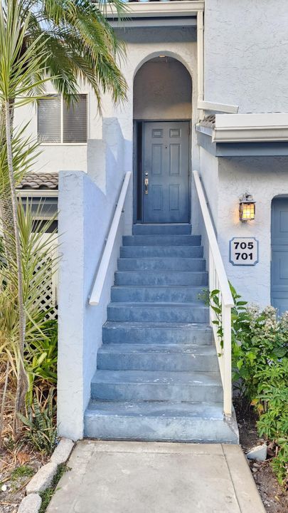 合同活跃: $2,600 (3 贝兹, 2 浴室, 1458 平方英尺)