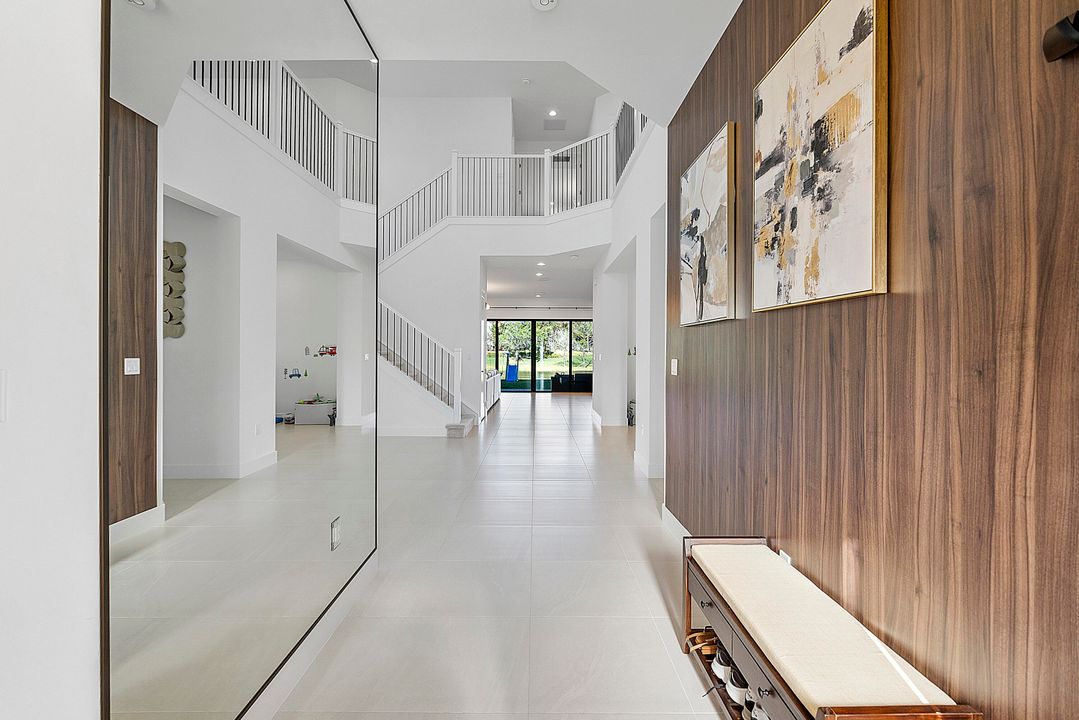 For Rent: $10,000 (5 beds, 7 baths, 4605 Square Feet)