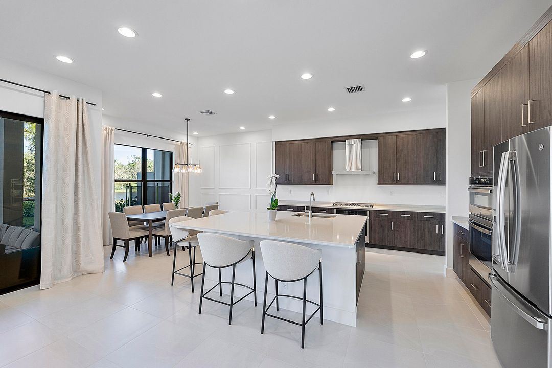 For Rent: $10,000 (5 beds, 7 baths, 4605 Square Feet)