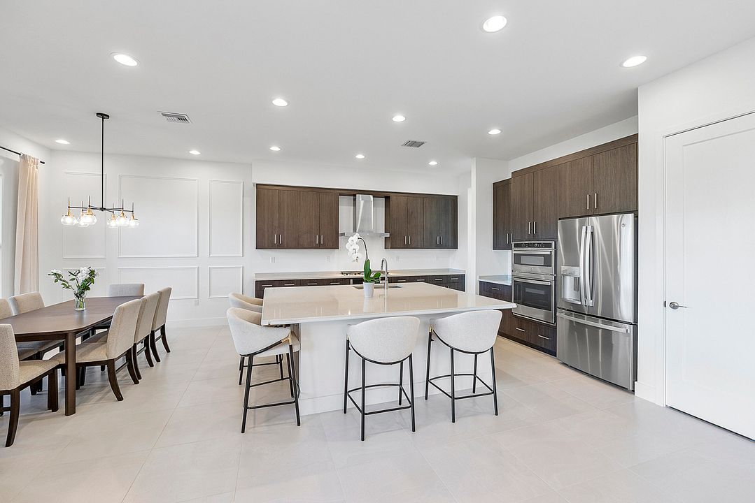 For Rent: $10,000 (5 beds, 7 baths, 4605 Square Feet)