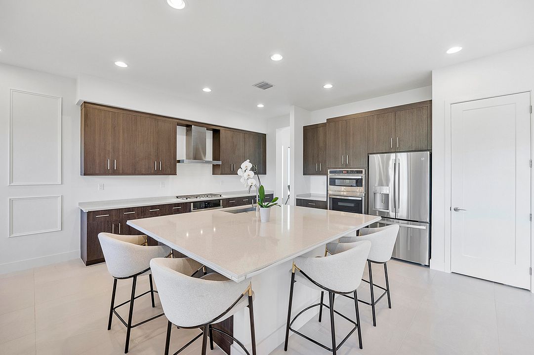 For Rent: $10,000 (5 beds, 7 baths, 4605 Square Feet)