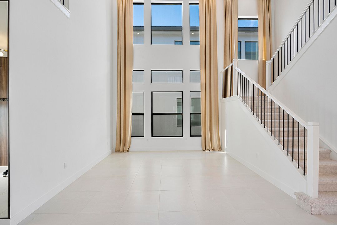 For Rent: $10,000 (5 beds, 7 baths, 4605 Square Feet)