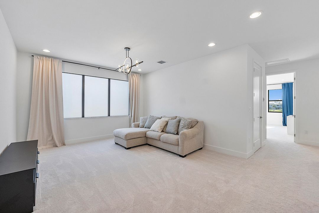 For Rent: $10,000 (5 beds, 7 baths, 4605 Square Feet)