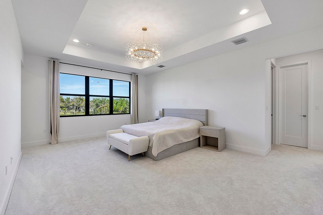 For Rent: $10,000 (5 beds, 7 baths, 4605 Square Feet)