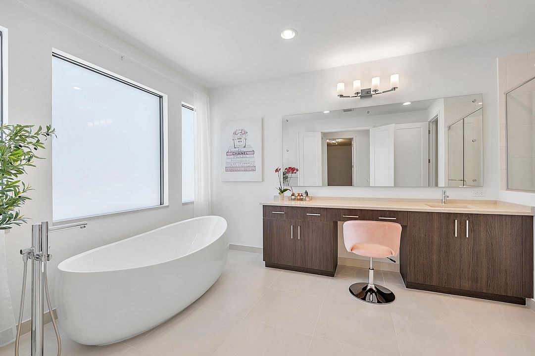 For Rent: $10,000 (5 beds, 7 baths, 4605 Square Feet)