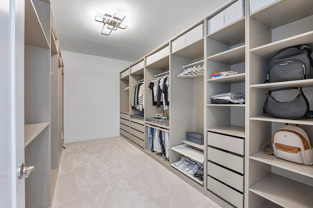 For Rent: $10,000 (5 beds, 7 baths, 4605 Square Feet)