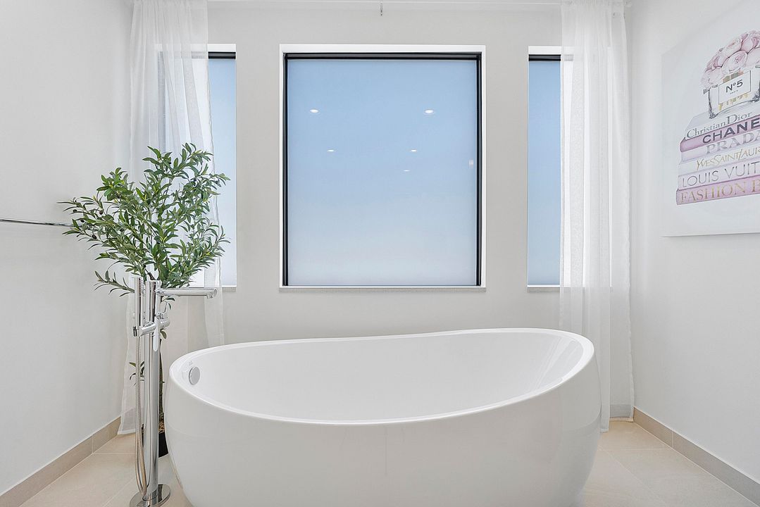 For Rent: $10,000 (5 beds, 7 baths, 4605 Square Feet)