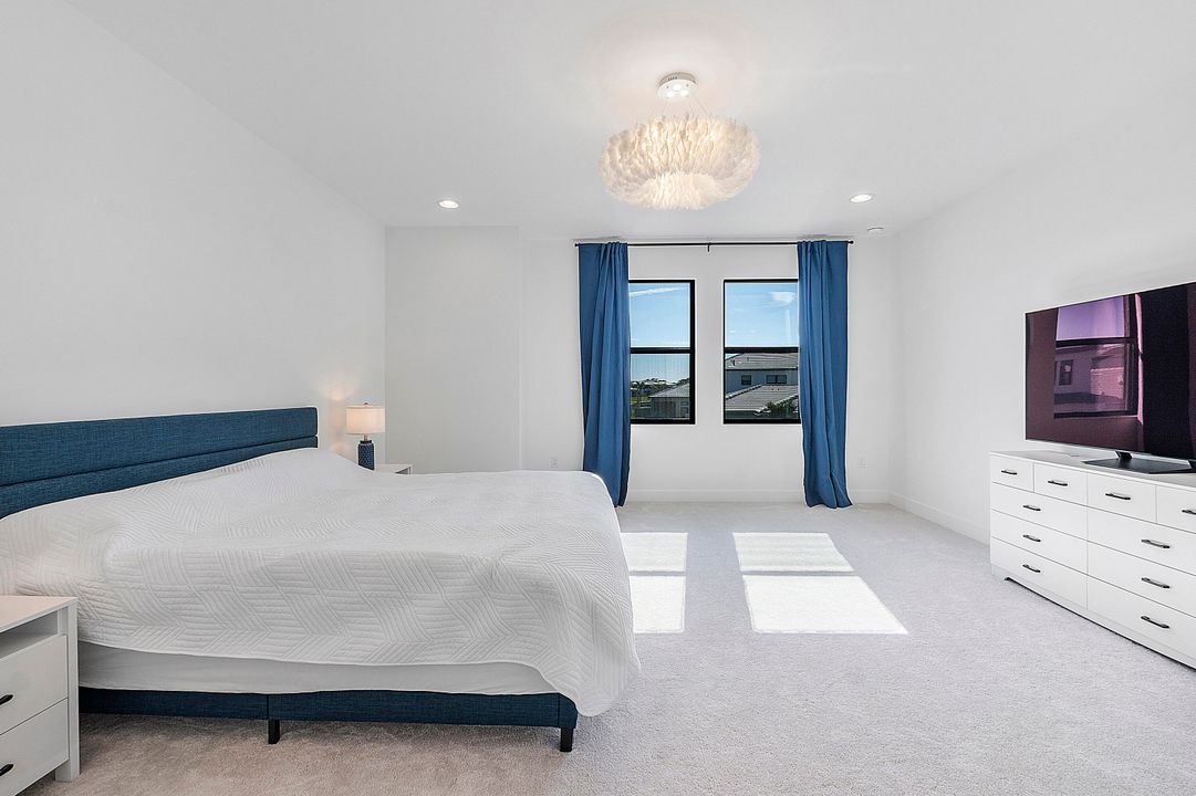 For Rent: $10,000 (5 beds, 7 baths, 4605 Square Feet)