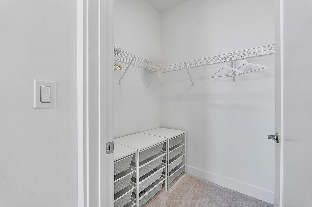 For Rent: $10,000 (5 beds, 7 baths, 4605 Square Feet)