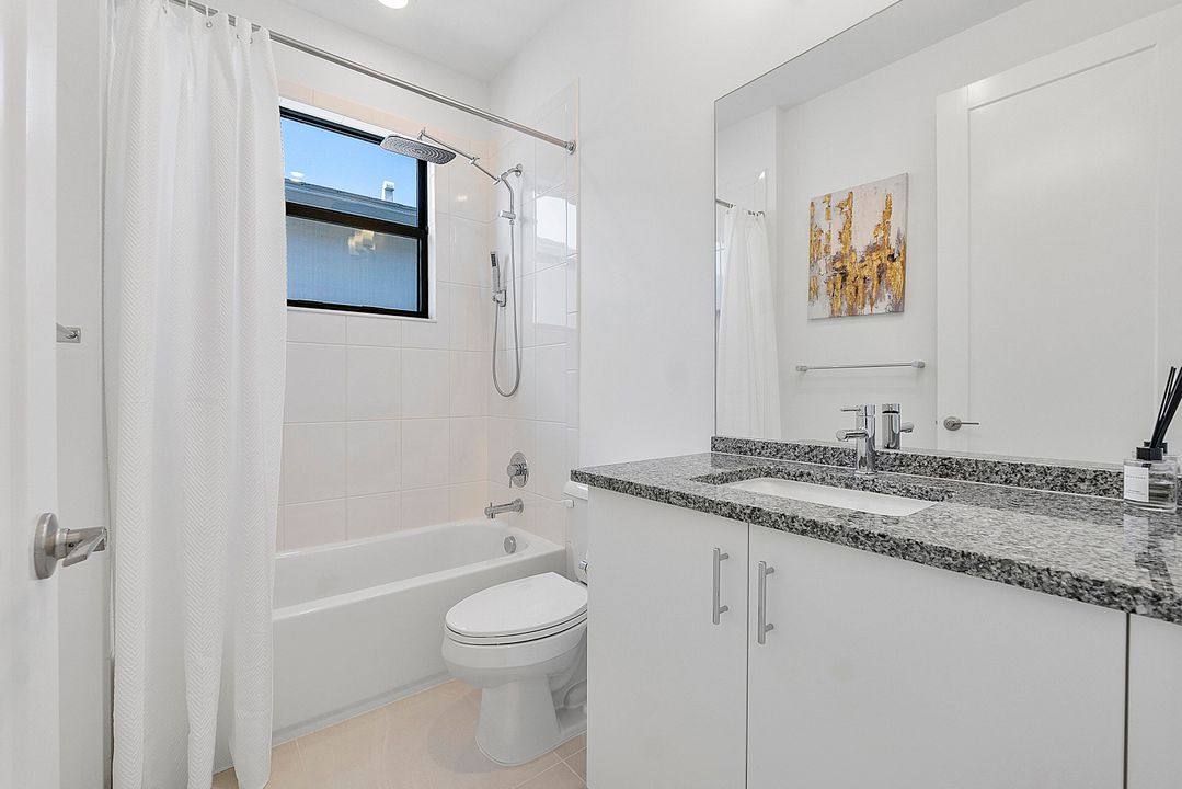 For Rent: $10,000 (5 beds, 7 baths, 4605 Square Feet)