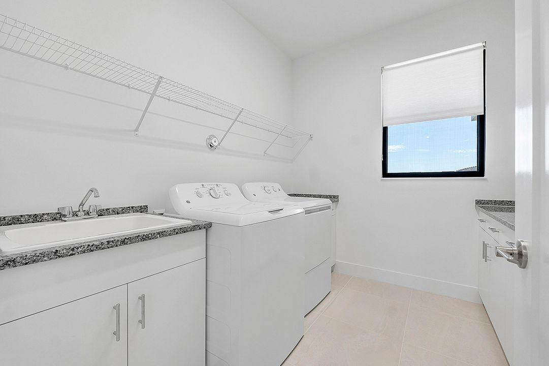 For Rent: $10,000 (5 beds, 7 baths, 4605 Square Feet)