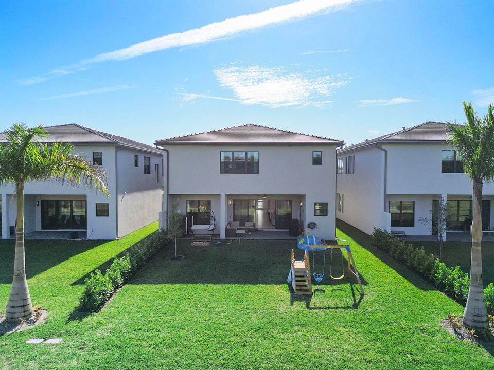 For Rent: $10,000 (5 beds, 7 baths, 4605 Square Feet)