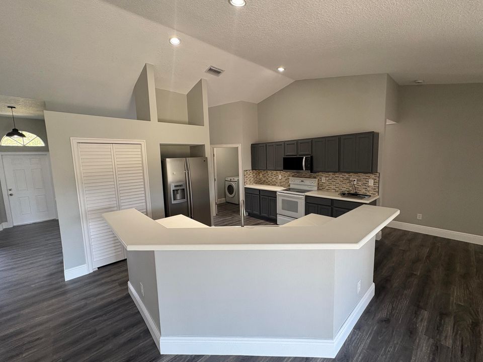 For Rent: $2,800 (4 beds, 2 baths, 2234 Square Feet)