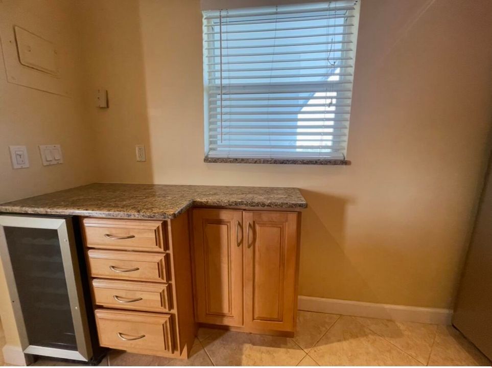 В аренду: $2,825 (1 спален, 1 ванн, 690 Квадратных фут)