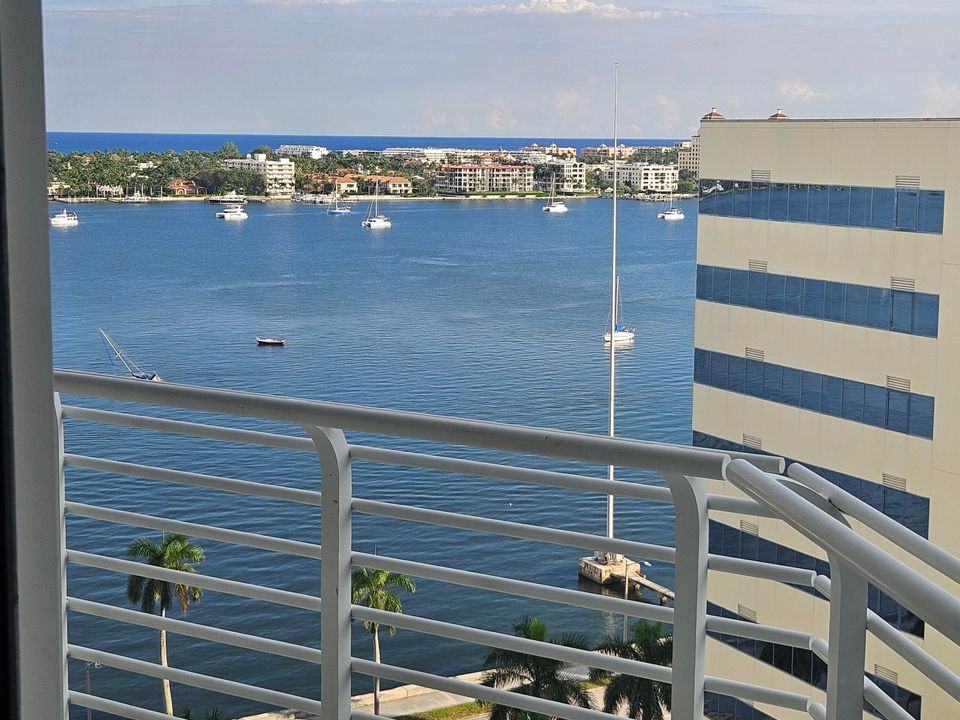 На продажу: $659,000 (2 спален, 2 ванн, 1175 Квадратных фут)