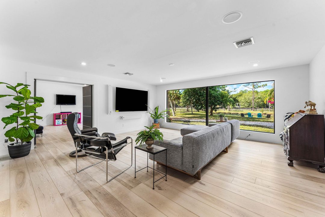 En Venta: $1,395,000 (4 camas, 3 baños, 2936 Pies cuadrados)